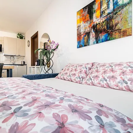 Residenza Elena 公寓